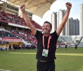  法甲，昂热主场惨败球迷高呼主教练下课  